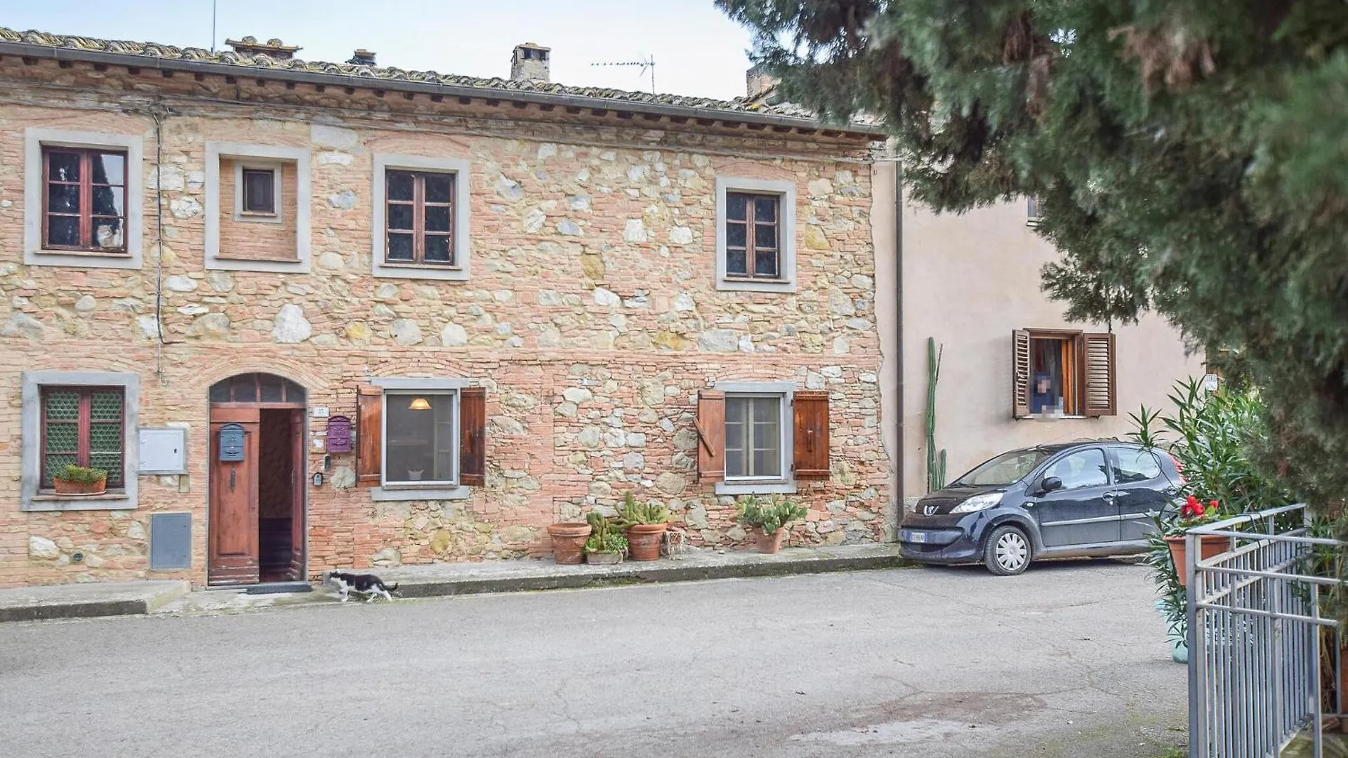 Ferienhaus Awesome Home In Cedri-Peccioli With Kitchen